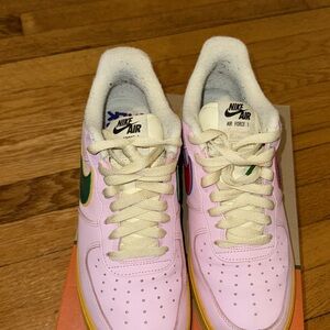 Nike Air Force 1  ‘Feel Free, Let’s Talk’ DX2667-600